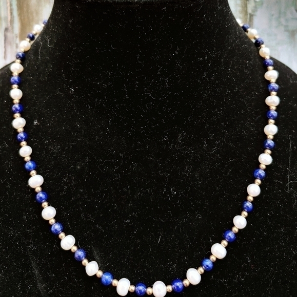 Jewelry - 𝅺genuine Pearl, Lapis, Gold bead Necklace 18"